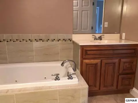 7546 Kathryn Cir, Talbott, TN 37877 photo 2