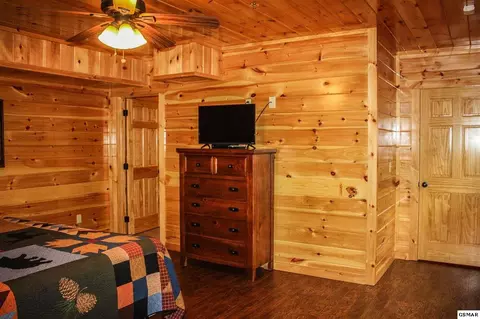 4335 Forest Ridge Way, Pigeon Forge, TN 37863 photo 9
