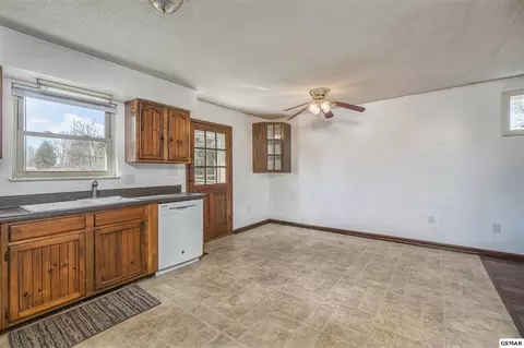 444 Lanier Dr, Talbott, TN 37877 photo 8