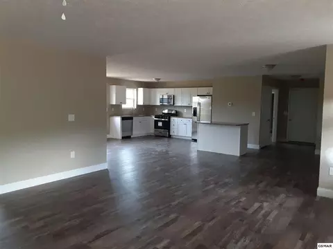 633 Sharp Rd, Sevierville, TN 37876 photo 6