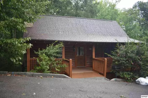 814 Kittyhawk Way, Pigeon Forge, TN 37863 photo 1