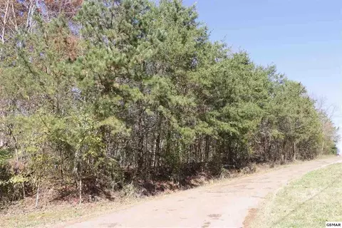 908 Doe Dr, Greenback, TN 37742 photo 1