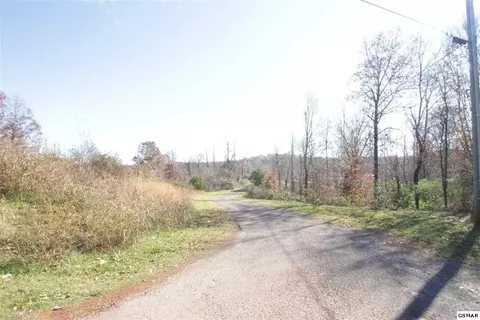 908 Doe Dr, Greenback, TN 37742 photo 14