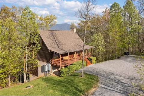 4510 Stackstone Rd, Sevierville, TN 37862 photo 2