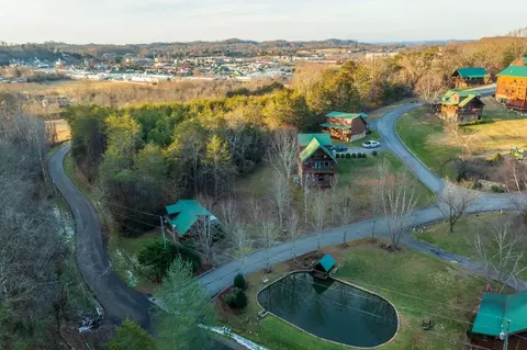 1663 Little Cabin Loop, Sevierville, TN 37862 photo 9