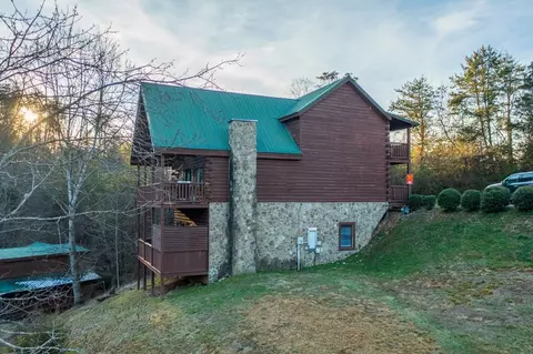 1663 Little Cabin Loop, Sevierville, TN 37862 photo 5