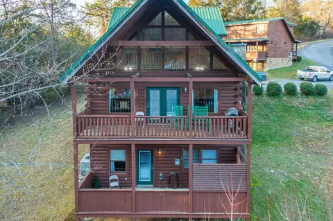 1663 Little Cabin Loop, Sevierville, TN 37862 photo 4