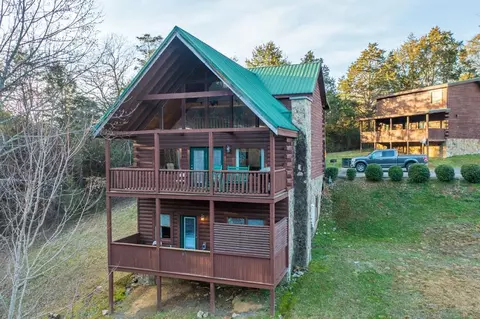 1663 Little Cabin Loop, Sevierville, TN 37862 photo 2