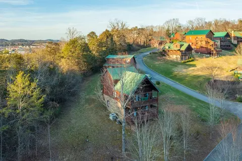 1663 Little Cabin Loop, Sevierville, TN 37862 photo 10