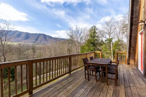 741 Cavern Rd, Townsend, TN 37882 photo 2
