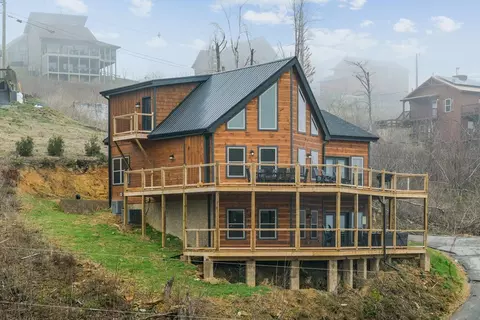 777 Village Loop Rd, Gatlinburg, TN 37738