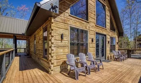 2032 Rhododendron Ln, Sevierville, TN 37876