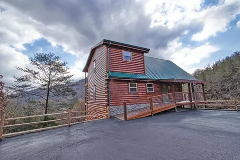 3159 White Falcon Way, Pigeon Forge, TN 37863