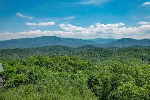 4538 Stackstone Rd, Sevierville, TN 37862 photo 2