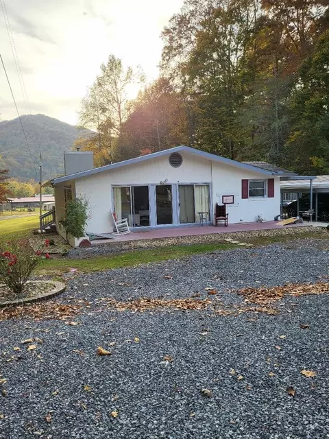 125 Honey Ln, Del Rio, TN 37727