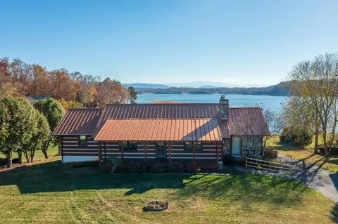 1115 Lake Ridge Dr, Dandridge, TN 37725