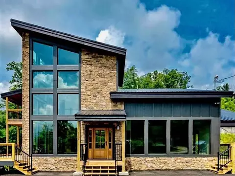 1112 Longview Ct, Gatlinburg, TN 37738