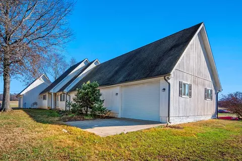 2040 Maples Branch Rd, Sevierville, TN 37876