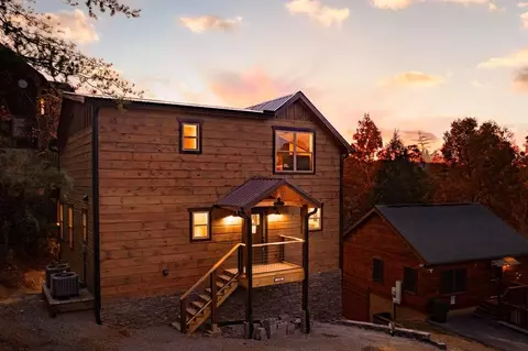 424 Stone Rdg, Pigeon Forge, TN 37863