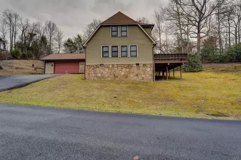 321 Robin Ln, Gatlinburg, TN 37738