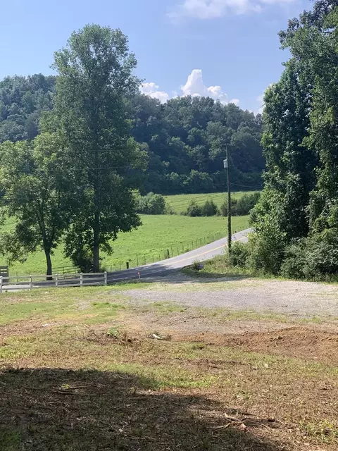 270 White School Rd, Sevierville, TN 37876