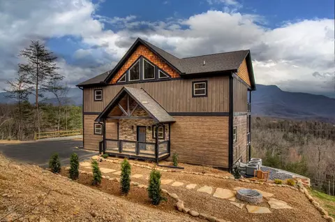 621 Big Bear Rdg, Gatlinburg, TN 37738