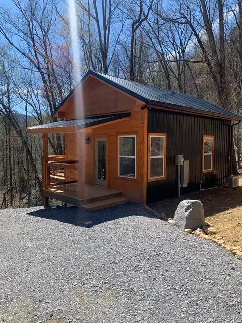 413 Sugar Mountain Way, Pigeon Forge, TN 37863