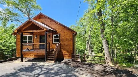 936 Fir St, Sevierville, TN 37876