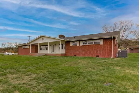 211 Hardin Ln, Sevierville, TN 37862