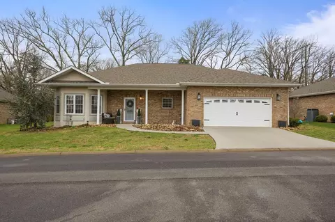 2120 Zion Dr, Sevierville, TN 37862