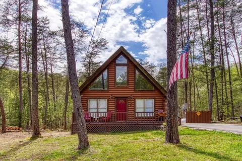 1729 Scenic Woods Way, Sevierville, TN 37876