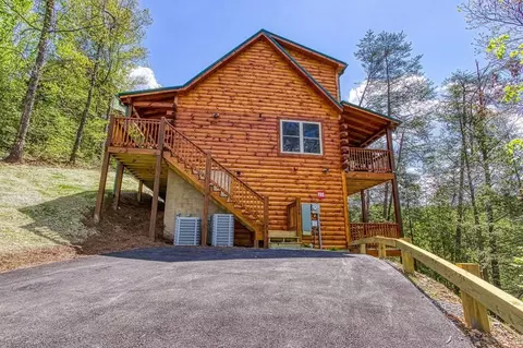 838 String Run Way, Pigeon Forge, TN 37863 photo 3