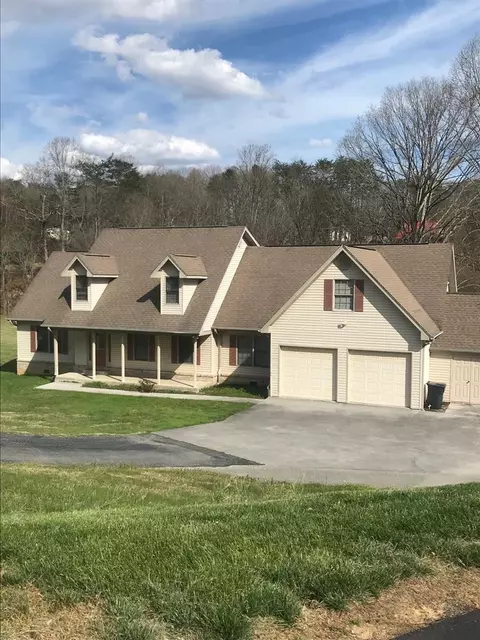 834 King Hills Blvd, Pigeon Forge, TN 37863