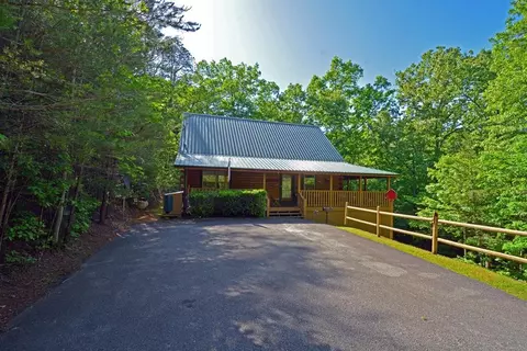 3503 Mountain Top Ln, Sevierville, TN 37876