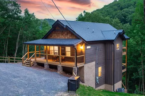 2253 Headrick Lead, Sevierville, TN 37862