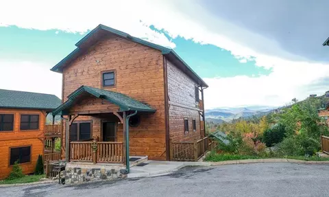880 Great Smoky Way, Gatlinburg, TN 37738