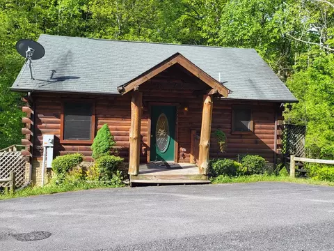 2330 Shady Creek Way, Sevierville, TN 37862