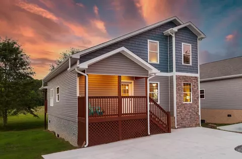 2046 Slippery Rock Cir, Pigeon Forge, TN 37862