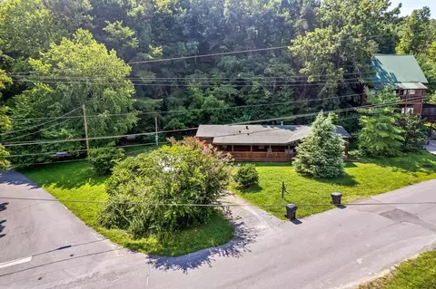 409 Ogle Dr, Pigeon Forge, TN 37863