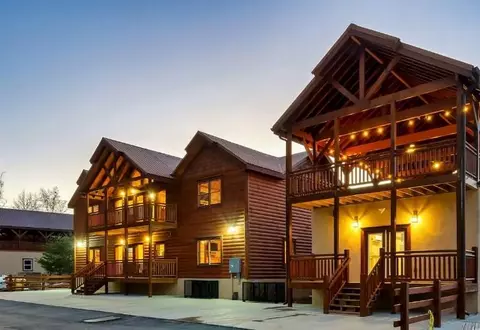 2727 Green Mtn, Sevierville, TN 37876