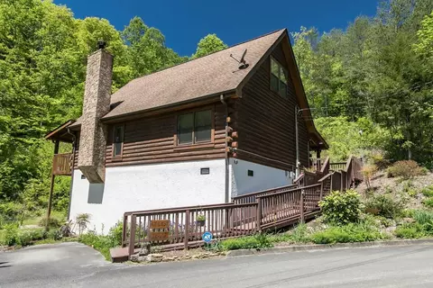 1627 Eagle Springs Rd, Sevierville, TN 37876