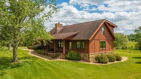 321 Nursery Rd, Dandridge, TN 37725