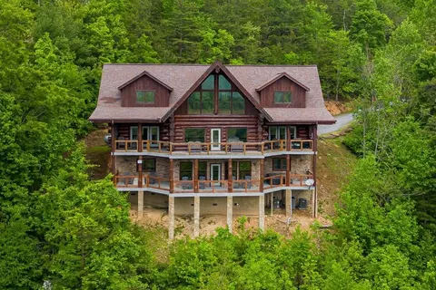 419 Pinnacle Vista Rd, Gatlinburg, TN 37738