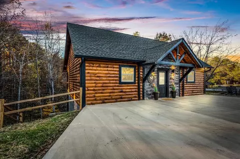 514 Hideaway Ridge Cir, Sevierville, TN 37862