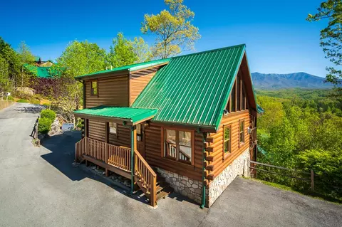 871 High Mountain Way, Gatlinburg, TN 37738