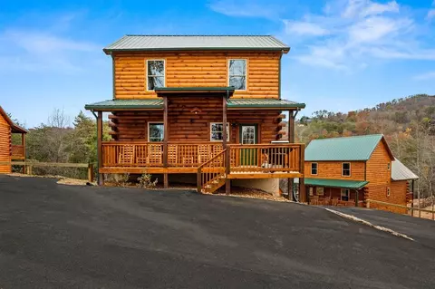 2944 Fiddlers Creek Way, Pigeon Forge, TN 37863