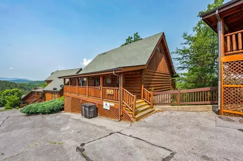 2007 Cougar Crossing Way, Sevierville, TN 37876