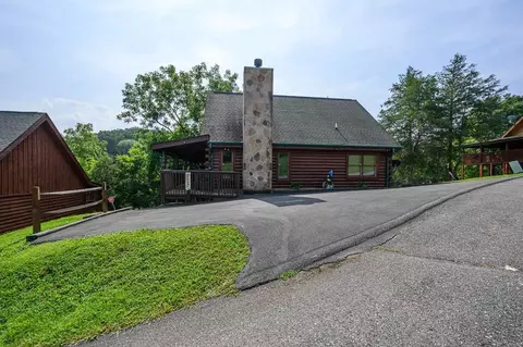 1842 Trout Way, Sevierville, TN 37862
