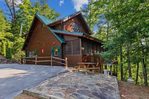 2810 Ridge Creek Cir, Sevierville, TN 37876