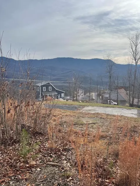 859 Pine Top, Gatlinburg, TN 33738